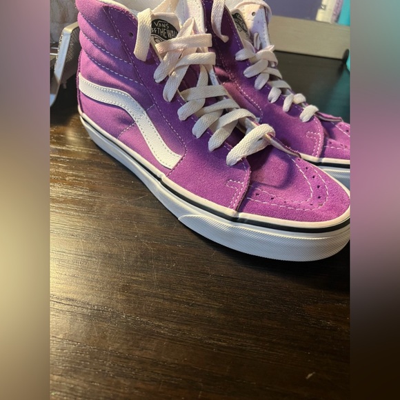 Vans - Picture 2 of 4